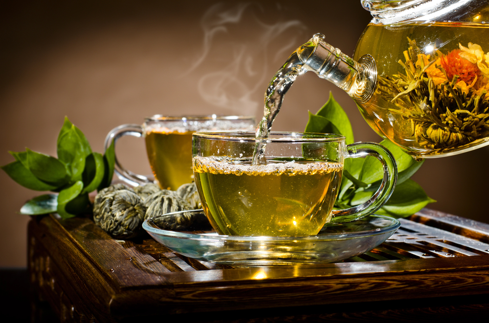 Freshly poured green tea showcasing the best coffee alternatives for energy.